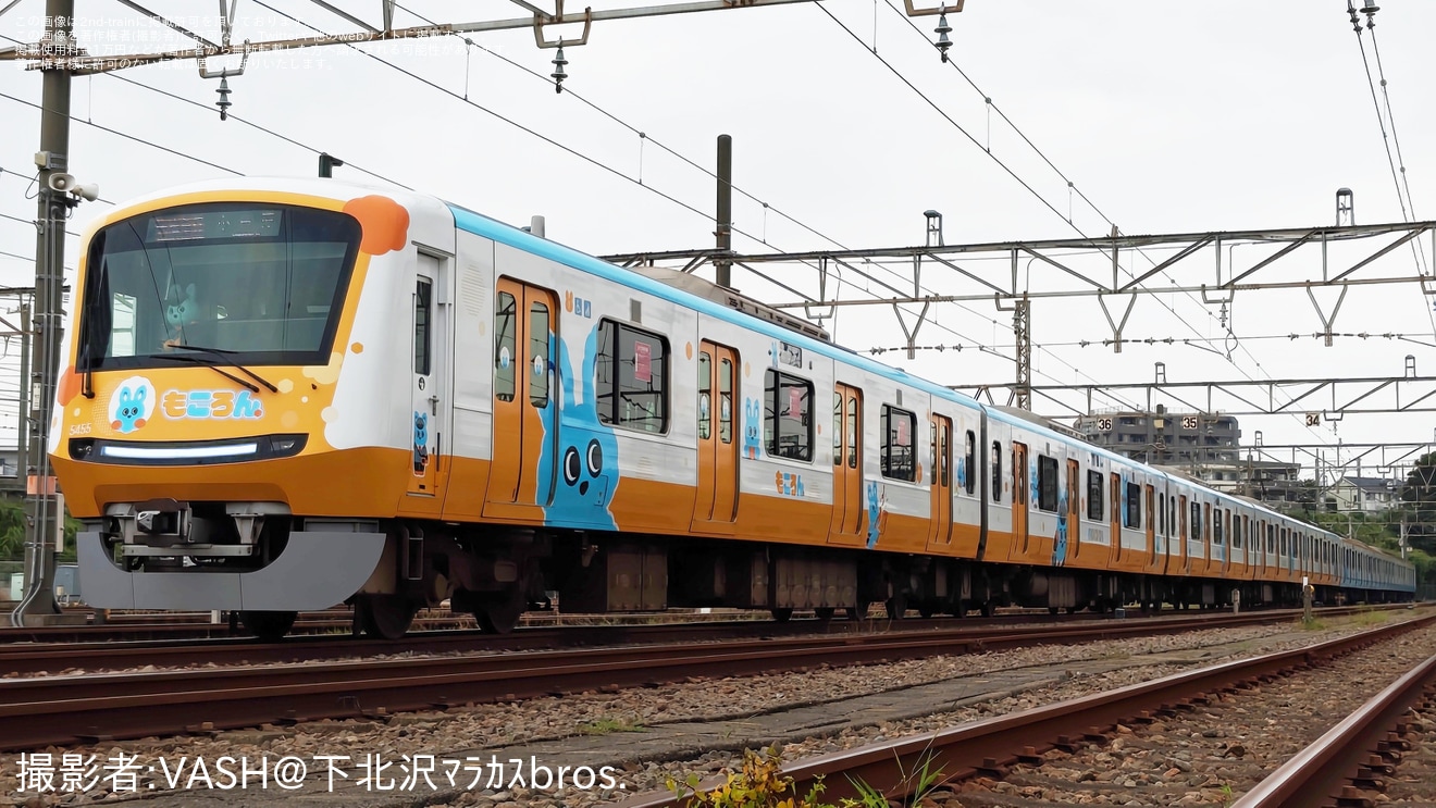 【小田急】海老名電車基地で「もころん号」「もころんバス」撮影会の拡大写真