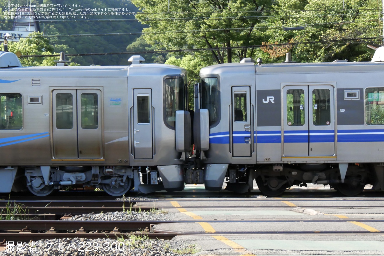 【あい鉄】521系AK12編成吹田総合車両所本所出場回送の拡大写真