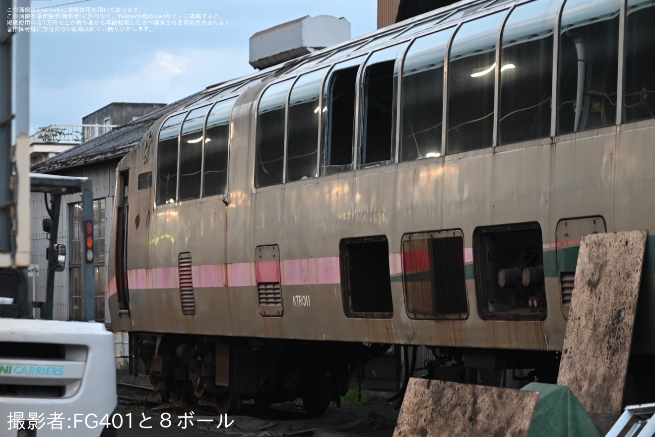 【京都丹後】KTR001形「タンゴ・エクスプローラー」KTR011の解体が開始の拡大写真