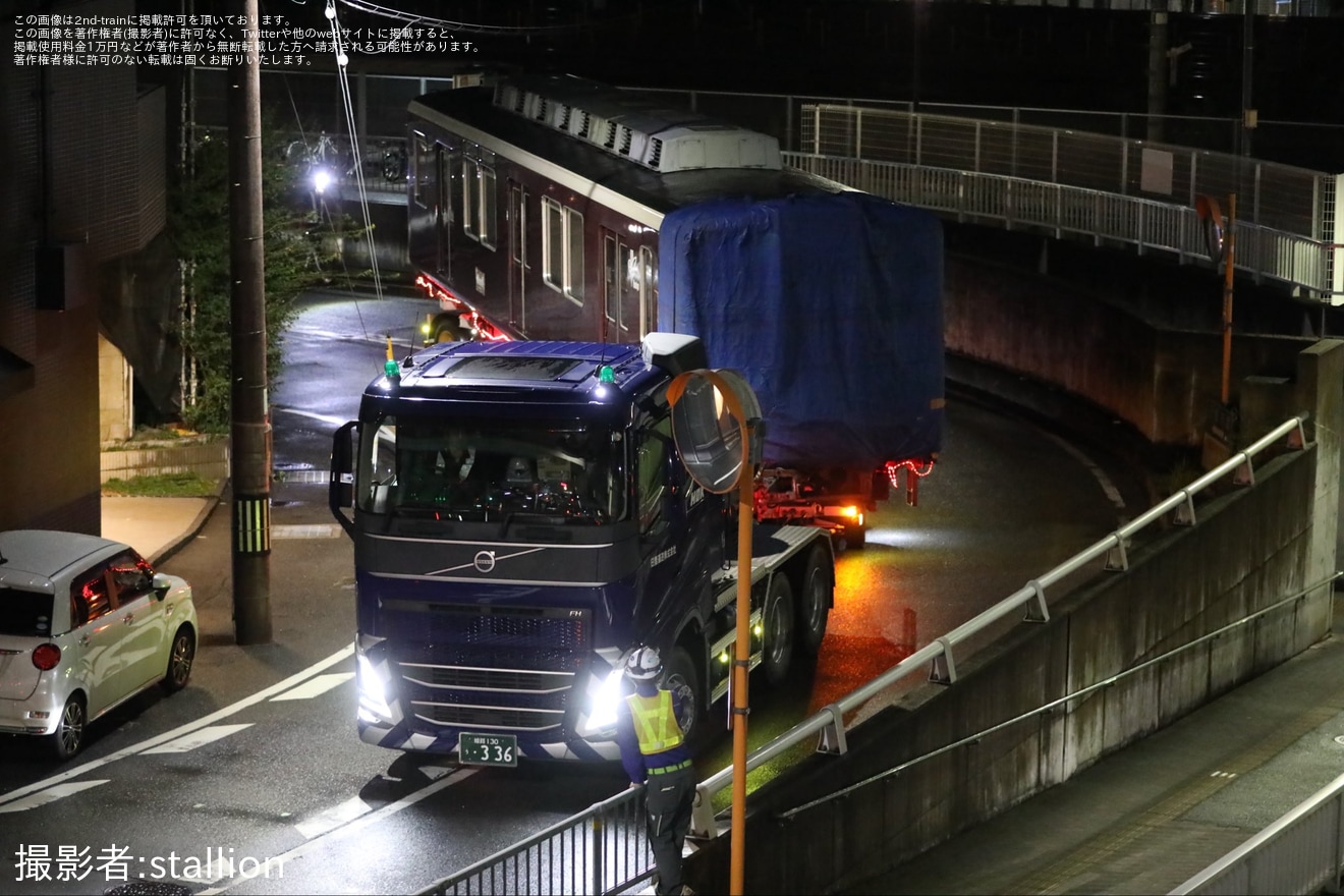 【阪急】8200系8201Fが廃車のため陸送の拡大写真