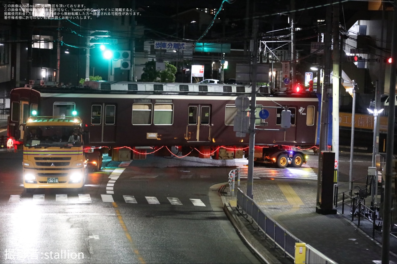 【阪急】8200系8201Fが廃車のため陸送の拡大写真