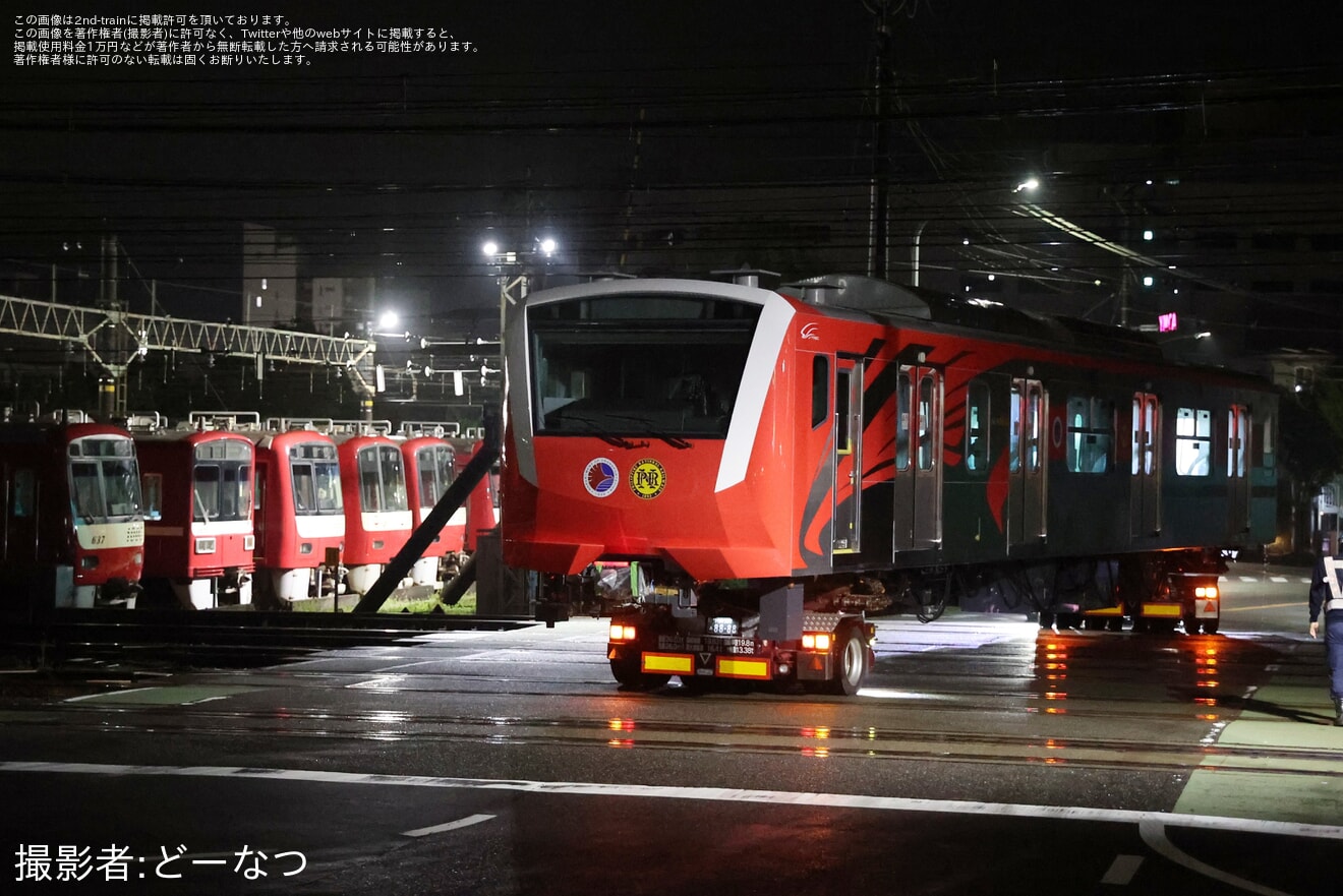 【総車】フィリピン・マニラ南北通勤鉄道EM11000形がJ-TREC横浜事業所を出場し陸送の拡大写真