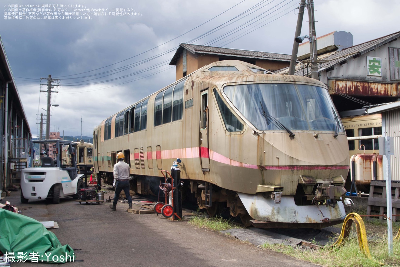 【京都丹後】KTR001形「タンゴ・エクスプローラー」KTR013の解体が開始の拡大写真