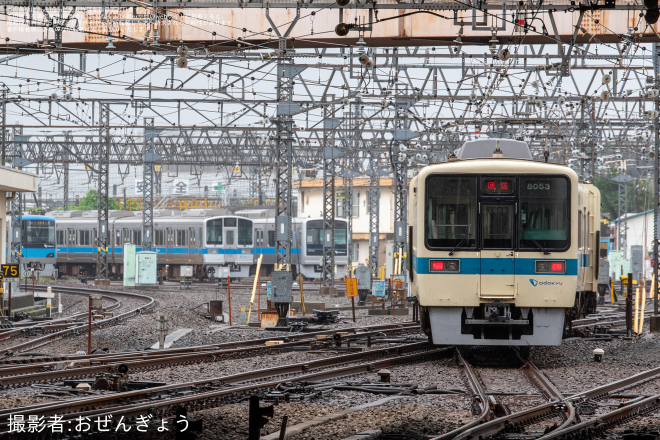 2nd-train 【小田急】8000形8053F(8053×4)相模大野へ臨時回送の写真