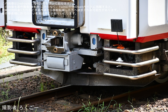 【JR東】白×赤の復刻カラーとなったキハ110-4が郡山総合車両ベースを出場（2枚目）