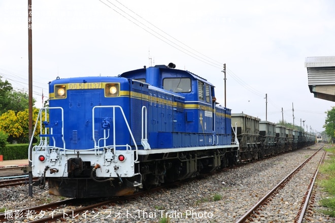 【AS】DD51-1137がナムトク線のバラスト散布作業に充当を不明で撮影した写真