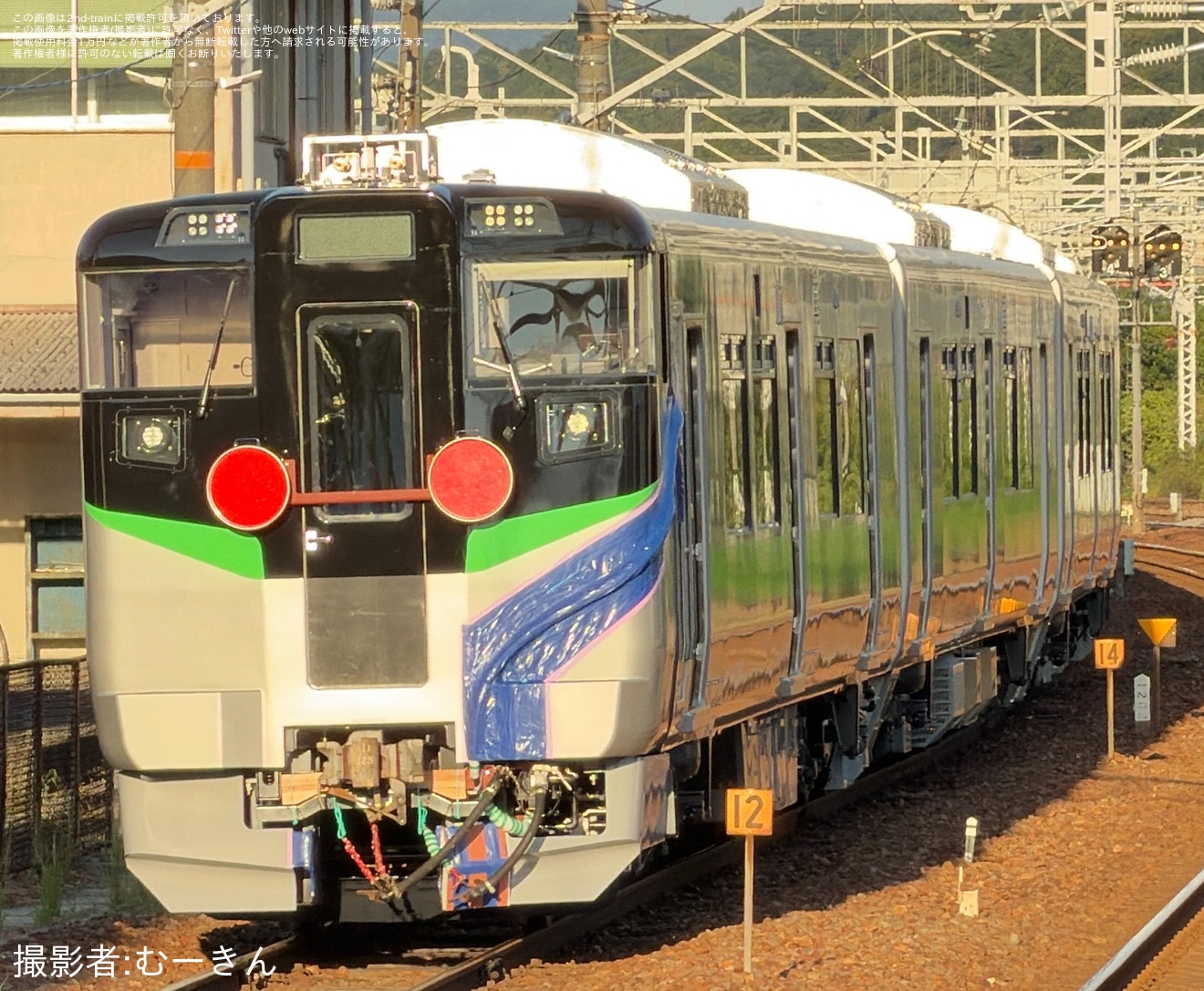 【JR北】新型快速エアポート用739系3000番台が日立製作所を出場し甲種輸送の拡大写真
