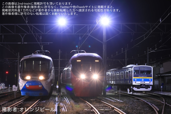 【富士山麓】「富士山ビュー特急 夜の特別撮影会」開催 - 河口湖駅にて撮影