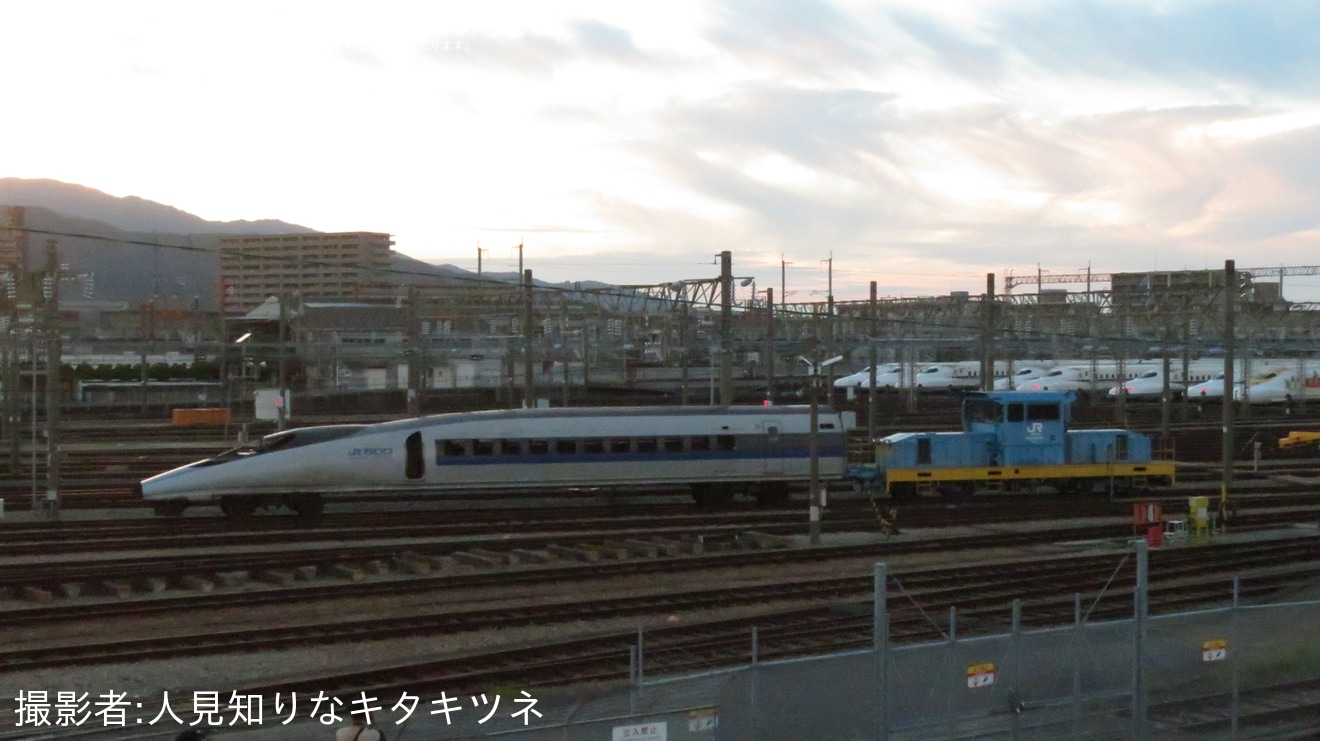 【JR西】500系V4編成1号車(521-7004)が解体線への拡大写真