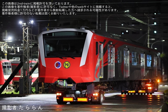 【総車】マニラ南北通勤鉄道EM11000形第2編成の先頭車2両が陸送（1枚目）
