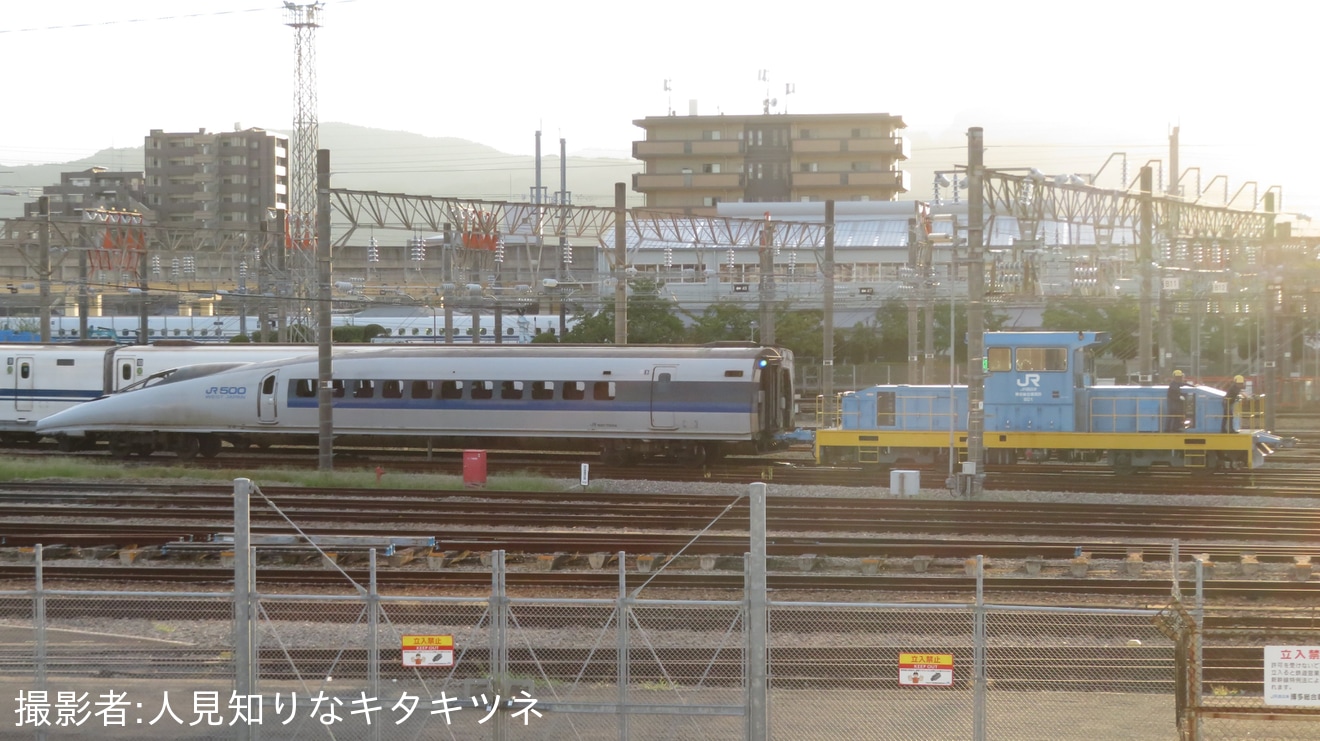【JR西】500系V4編成1号車(521-7004)が解体線への拡大写真