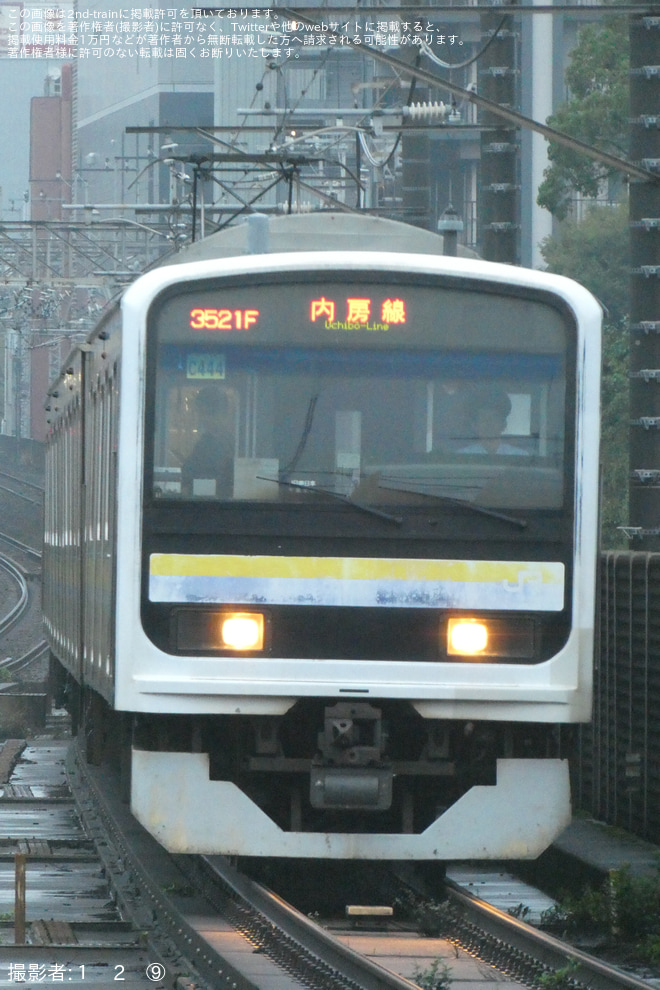 【JR東】E235系が普通姉ケ崎行に相次いで充当 - 本千葉駅にて撮影