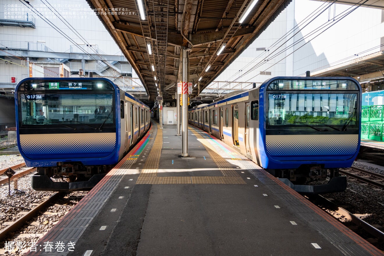 【JR東】E235系が普通姉ケ崎行に相次いで充当の拡大写真