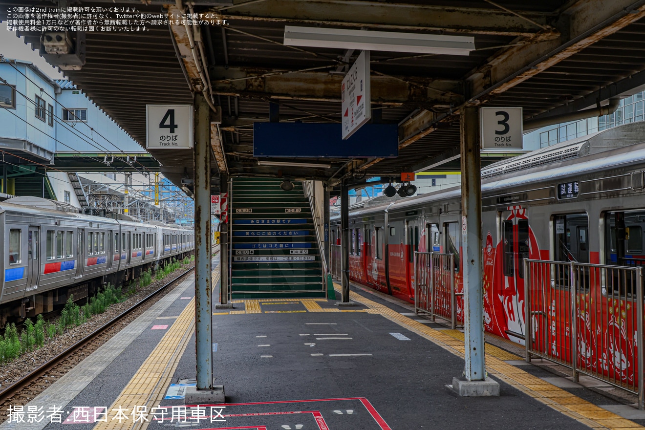 【JR九】811系PM2009編成が側面にカメラが設置し小倉総合車両センター出場の拡大写真