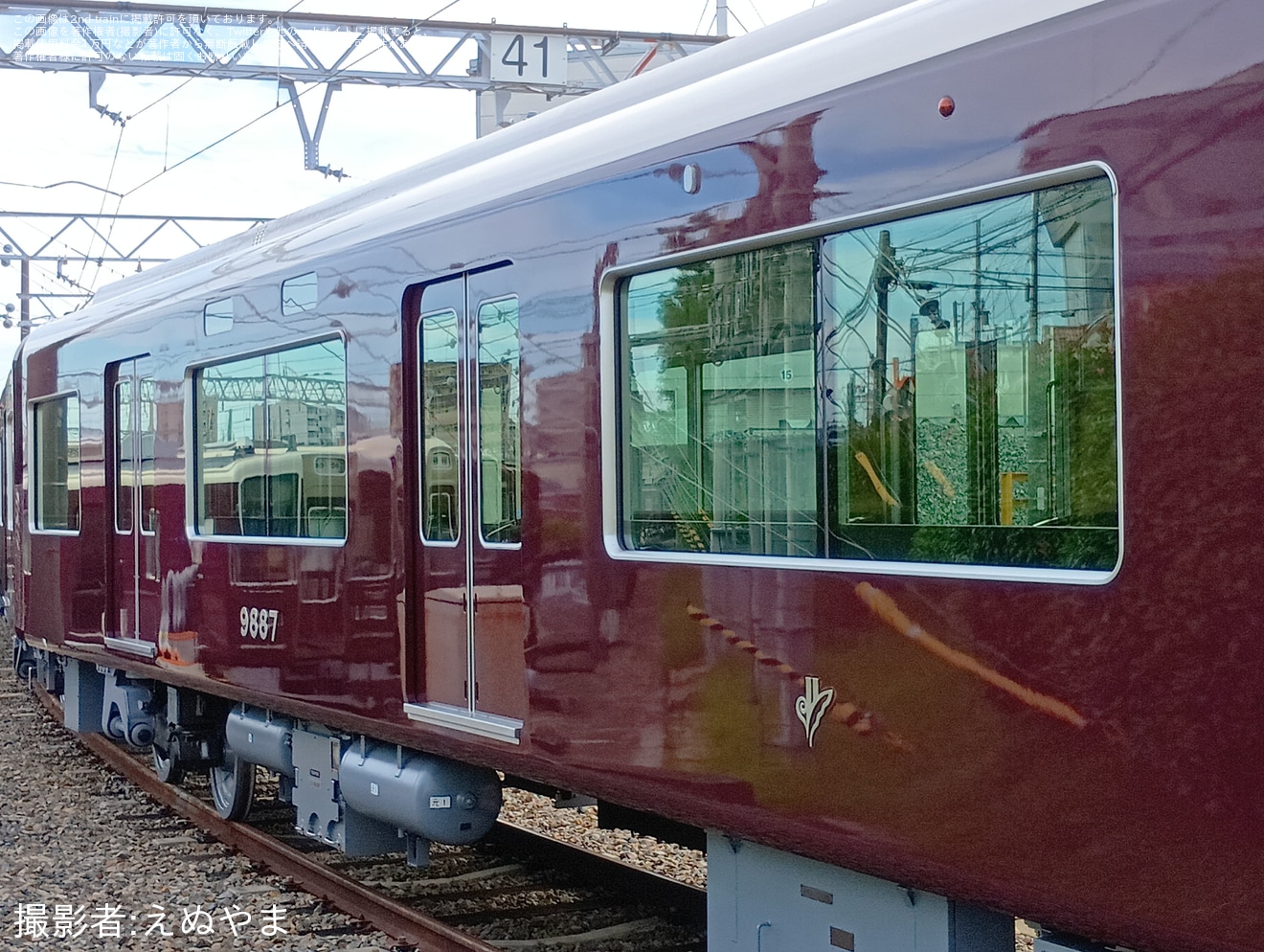 【阪急】9300系9307Fの大阪梅田方4両がロングシート化の拡大写真