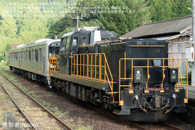 【JR九】307系T-2編成が無塗装で小倉総合車両センター出場を厳木駅で撮影した写真