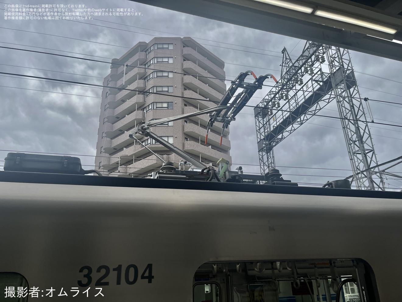 【西武】30000系32104F 地下直車用パンタグラフへ換装の拡大写真