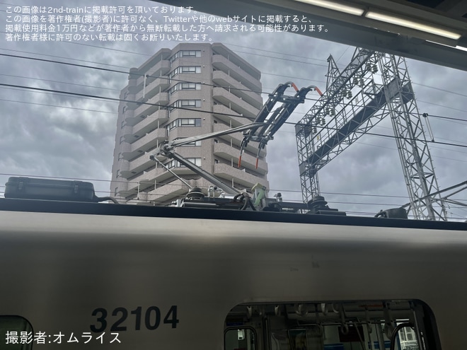 【西武】30000系32104F 地下直車用パンタグラフへ換装を小手指駅で撮影した写真