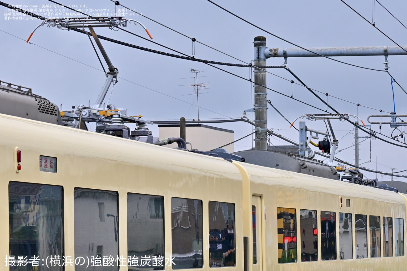 【西武】10000系10108Fがアイボリーホワイト単色で武蔵丘車両検修場出場試運転の拡大写真