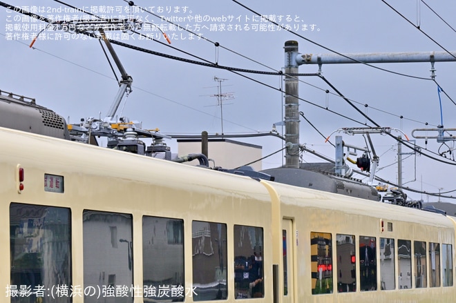 【西武】10000系10108Fがアイボリーホワイト単色で武蔵丘車両検修場出場試運転を不明で撮影した写真