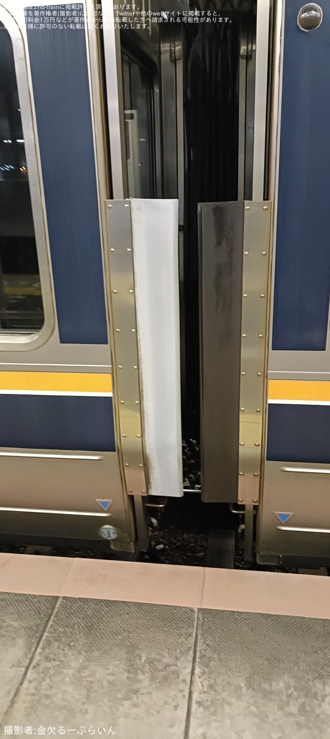 【JR西】207系S21編成+Y1編成が5両編成で網干総合車両所本所から回送（4枚目）