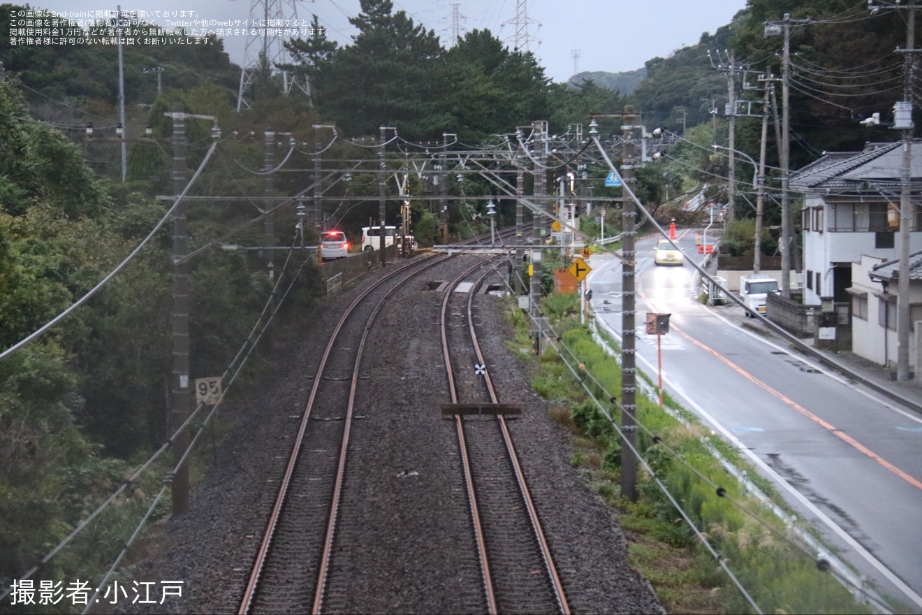 【JR東】長浦駅姉ケ崎方の仮設折り返し設備で分岐器と架線が設置の拡大写真