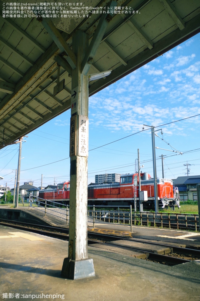 【JR西】DE10-1531+DE10-1514が後藤総合車両所本所へ入場（3枚目）