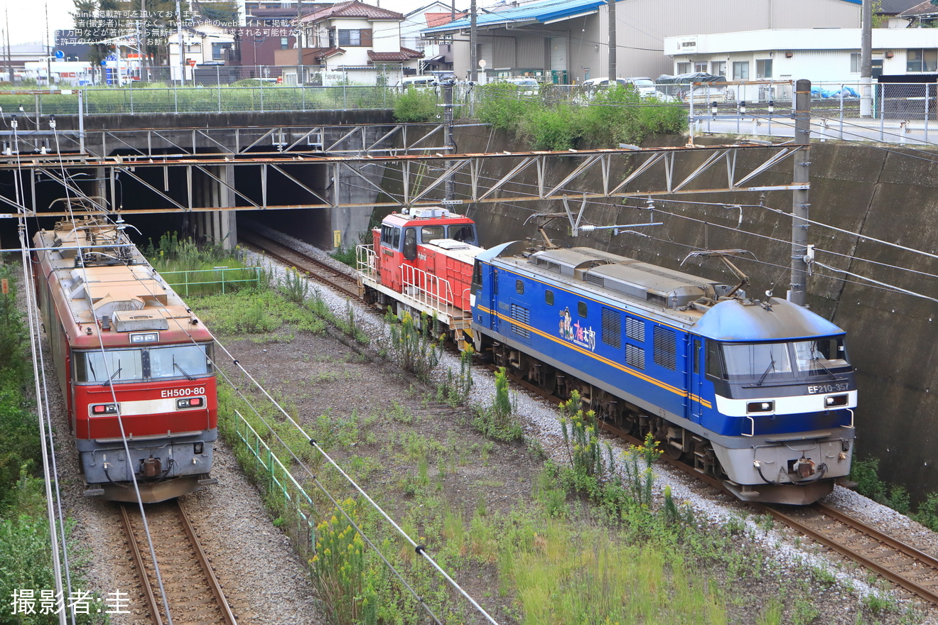 【JR貨】HD300-27大宮車両所入場回送の拡大写真