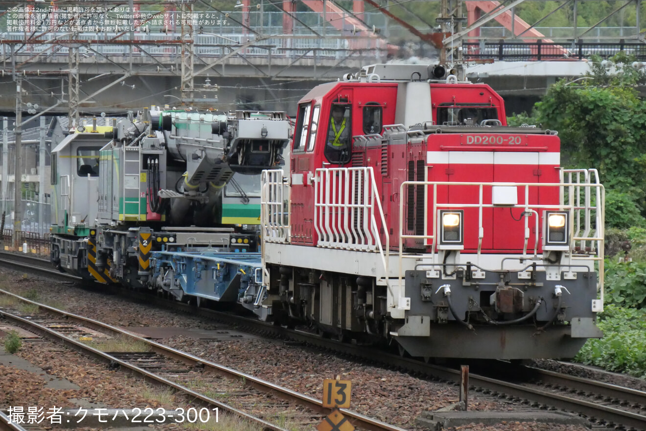 【JR貨】鉄道クレーン車KRC810N-2が膳所へ甲種輸送の拡大写真