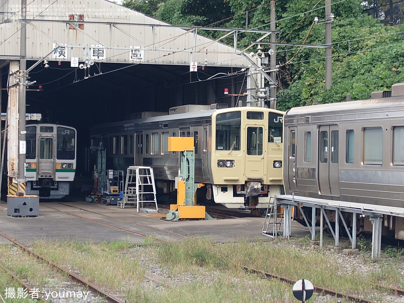 【流鉄】6000形（元JR東海211系）の塗装作業が進むの拡大写真