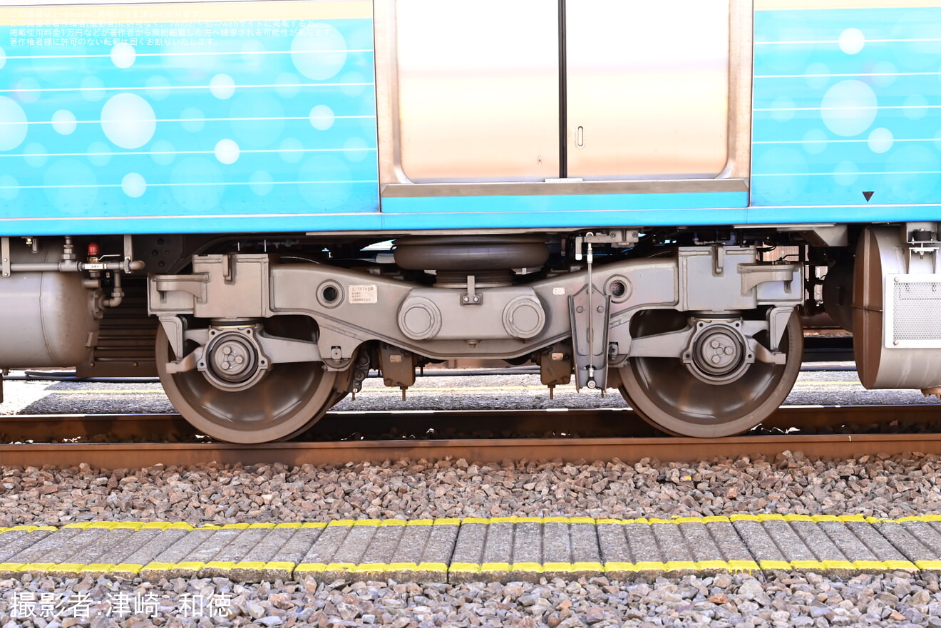 【JR四】3600系が徳島運転所で鉄道友の会関係者に展示の拡大写真