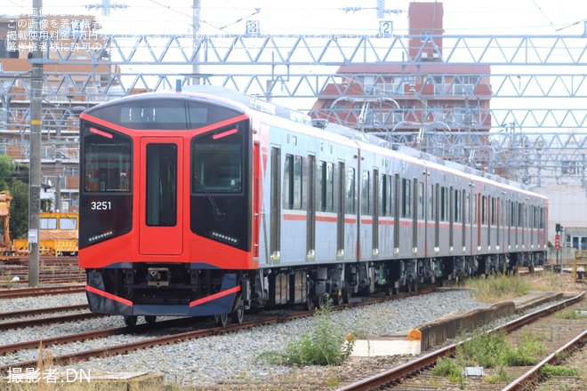 【阪神】新型3000系3201Fが山陽電鉄線へ初入線し飾磨車庫へを不明で撮影した写真