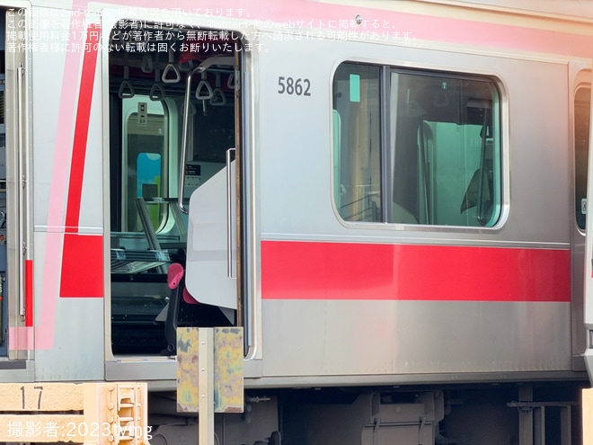 【東急】5050系5162Fで座席撤去が開始（2枚目）