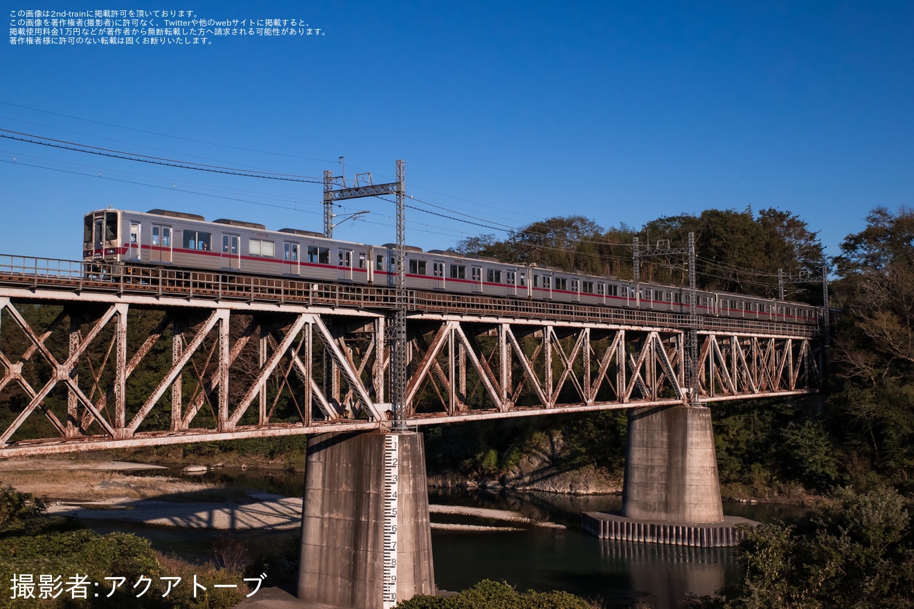 【東武】30000系31604F+31404Fが寄居へ臨時回送の拡大写真