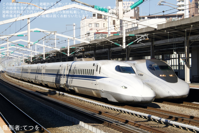 【JR西】700系「レールスター」で博多総合車両所へ直行するツアーを催行 - 西明石駅にて撮影