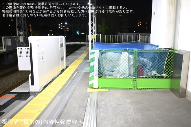 【京急】港町駅2番線にホームドア・ホーム柵が設置（5枚目）