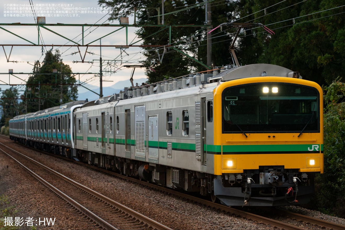 【JR東】E131系200番台N18編成+N15編成が長野方面へ配給輸送の拡大写真