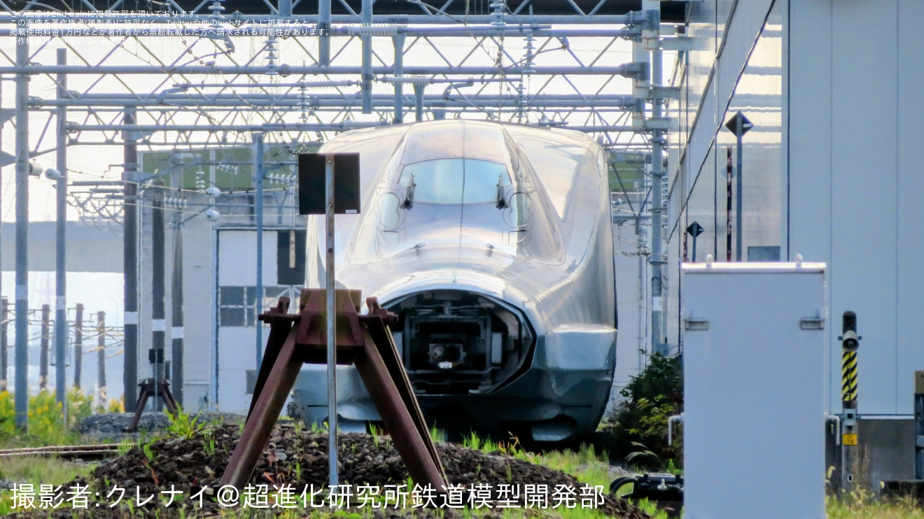 【JR東】E956形S13編成「ALFA-X」が再びパンタグラフを外された状態で留置の拡大写真