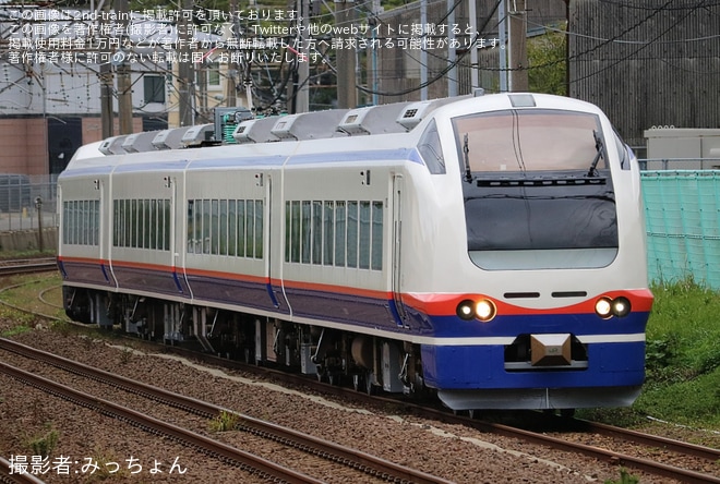【JR東】E653系H-201編成が秋田総合車両ベースで構内試運転（3枚目）