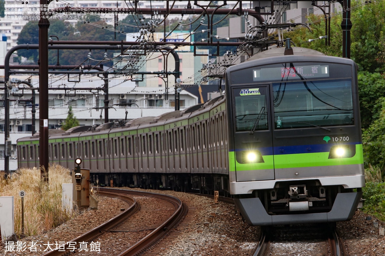 【都営】10-300形10-700Fが京王線の34運行を代走し特急新宿行きに充当の拡大写真