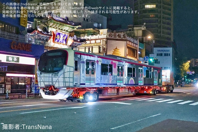 【京王】2000系2704FがJ-TREC横浜事業所を出場し陸送（1枚目）