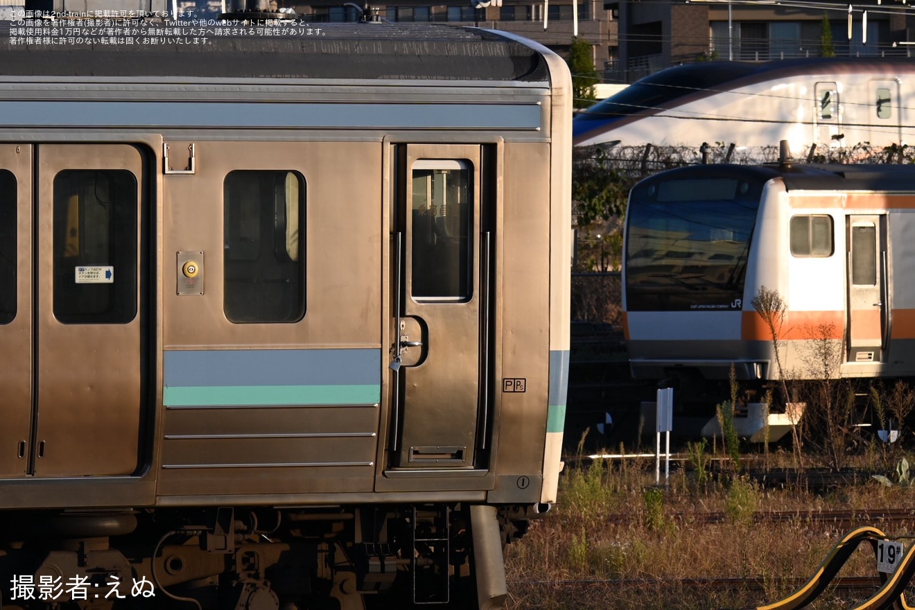 【JR東】211系ナノN602・N604・N605編成が長野総合車両ベースの工場側へ移動の拡大写真