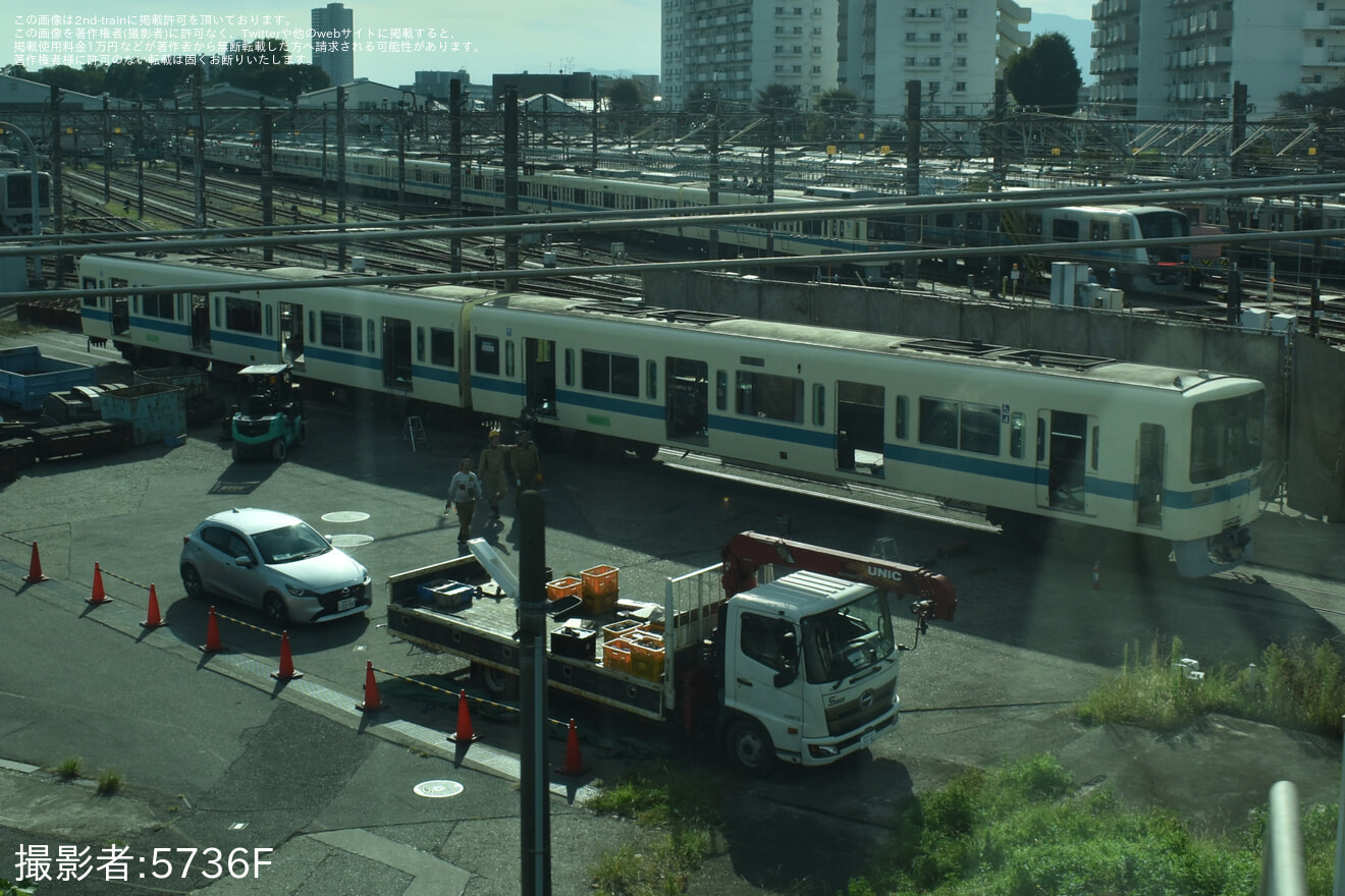 【小田急】8000形8053×4のうち、クハ8053・デハ8003が大野総合車両所の解体線への拡大写真