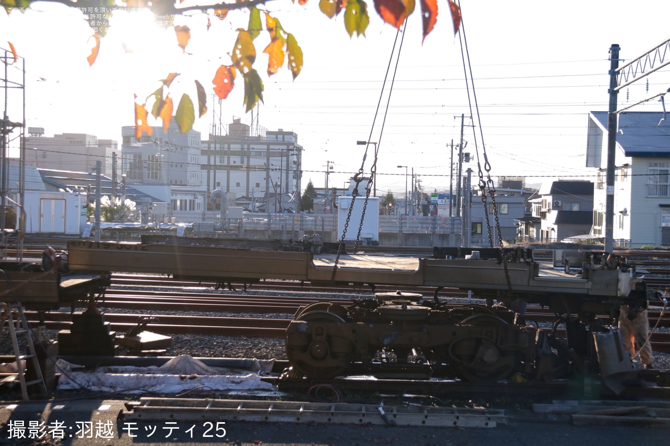 【JR東】719系5000番台Y12編成のクモハ719-5012の解体が進むの拡大写真