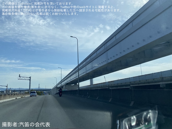 【大モノ】延伸区間で軌道桁の設置が進み姿を現す - 門真市付近にて撮影