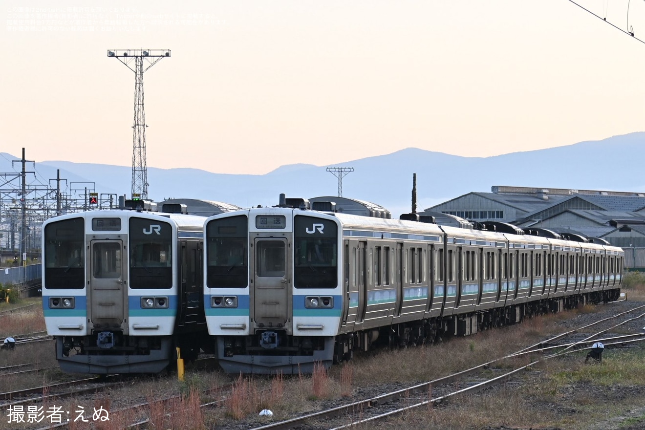 【JR東】211系ナノN602・N604・N605編成が長野総合車両ベースの工場側へ移動の拡大写真