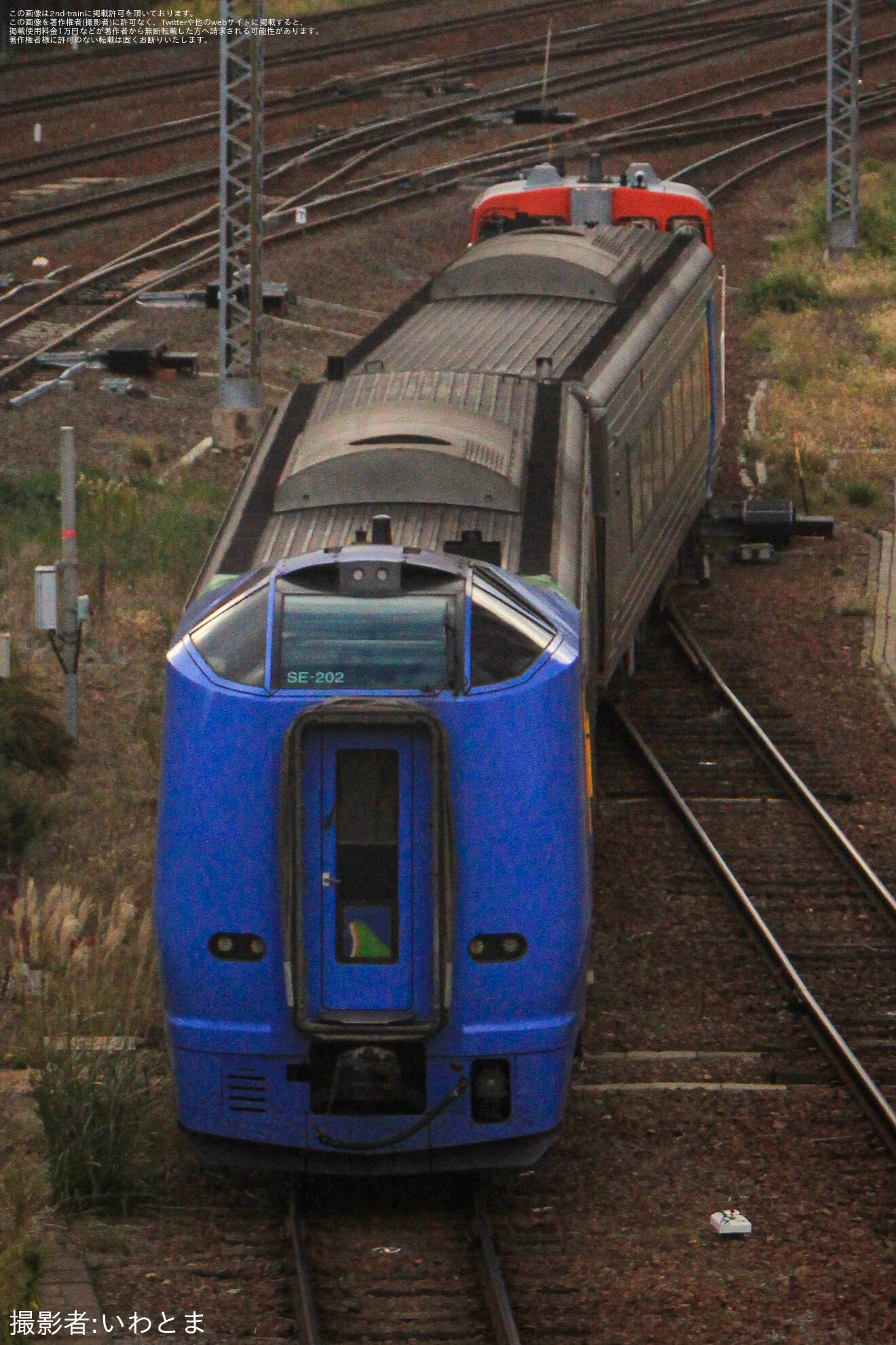 【JR北】キハ261系SE-202編成が車輪削正のため札幌運転所へ送り込みの拡大写真