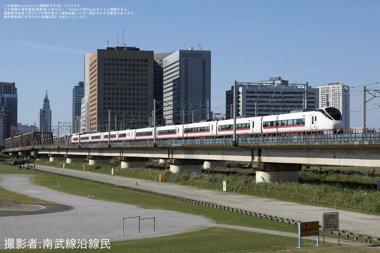 【JR東】E657系K13編成で臨時特急「絶景赤コキア平塚号」を運行の拡大写真