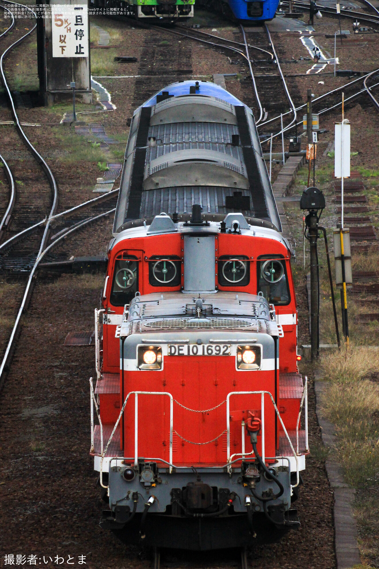 【JR北】キハ261系SE-202編成が車輪削正のため札幌運転所へ送り込みの拡大写真