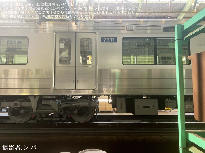 【北総】7300形7318編成が銀一色の「すっぴん姿」に - 印旛車両基地にて撮影
